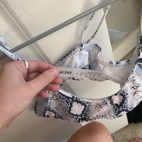 Snake print bathing suit - Picture 2 of 2